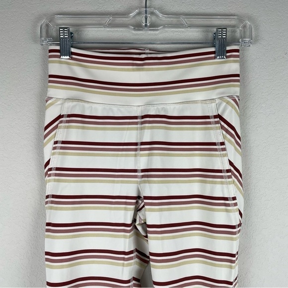 Free People FP Movement White Red Striped Infinity Cropped Leggings Size Small - Picture 3 of 8